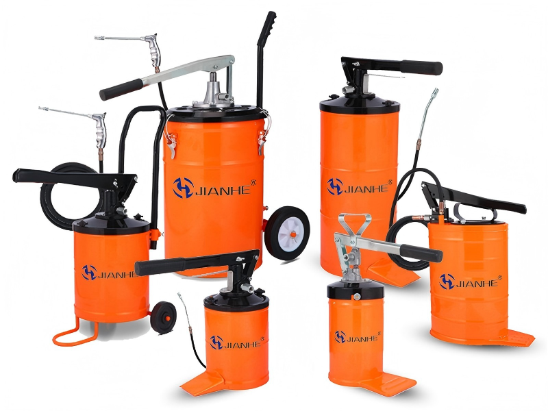 Manual Grease Pump.png
